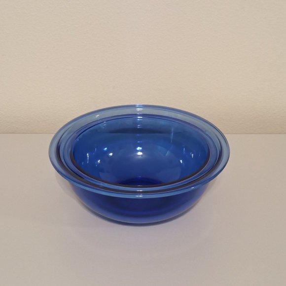 Vintage Pyrex Blue Glass Mixing Bowls 2 Piece Set Round Stackable - Picture 4 of 14